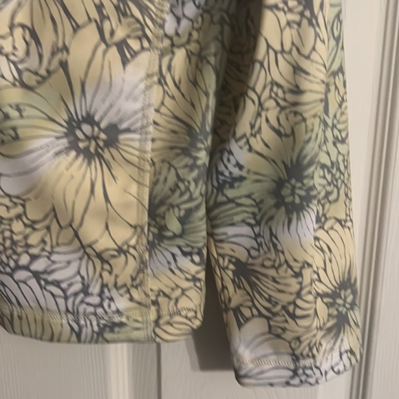 Like new style & Co. Sport zip up lightweight jacket, size large - Picture 3 of 3